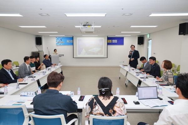 ▲완도군은 지난 28일 ‘제3회 해양바이오산업 육성위원회 회의 및 토론회’를 개최했다.(사진제공=완도군)