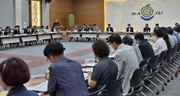 ▲나주시가 지난 3일 시청사 대회의실에서 윤병태 시장 주재로 2025년도 신규시책 보고회를 가졌다.(사진제공=나주시)