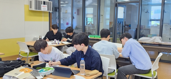 ▲보성교육지원청은 올해 3년째 광주교육대학교, 순천대학교와 함께 대학생 멘토링 프로그램을 운영하고 있다.(사진제공=보성교육지원청)