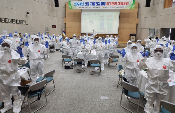 ▲전라남도는 11일 시군 보건소, 유관기관이 참여해 신종·재출현 감염증 대응을 위한 위기관리 훈련을 했다.(사진제공=전라남도)