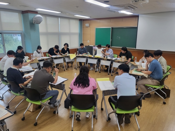 ▲광주시교육청은 지난 25일 ‘2025학년도 고등학교 입학생 및 전학년 교육과정 대면 컨설팅’을 실시했다.(사진제공=광주광역시교육청)