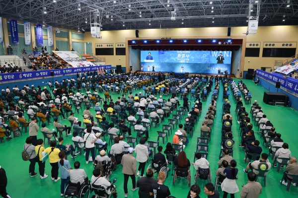 ▲완도군이 지난 26일부터 28일까지 완도군 청해진스포츠센터 등에서 열린 ‘2024 전라남도 장애인 생활체육대회’를 성료했다.(사진제공=완도군)