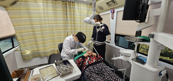 ▲찾아가는 구강검진 버스(사진제공=해남군)