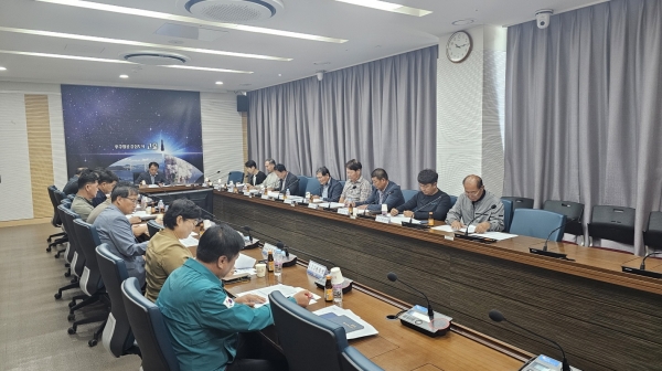 ▲공공비축미곡 선정심의회를 열어 품종에 대한 특성과 장단점을 논의하고 있다.(사진제공=고흥군)