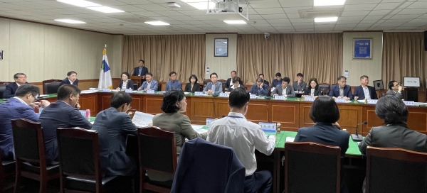 ▲구례군은 지난 14일 구례군 탄소중립 녹색성장 기본계획 수립을 위한 중간 보고회를 개최했다.(사진제공=구례군)
