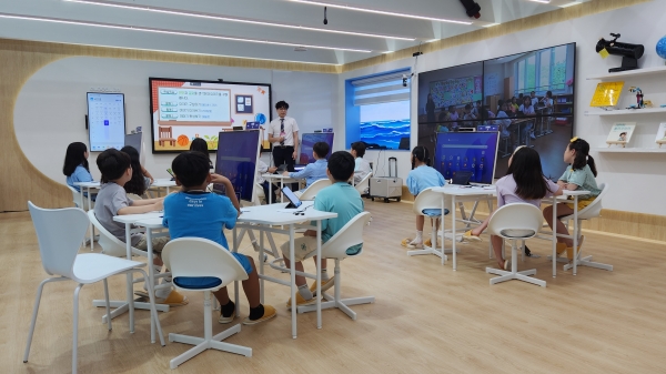 ▲지난 5월 대한민국 글로컬 미래교육박람회장에서 선보인 수업 모습.(사진제공=전라남도교육청)