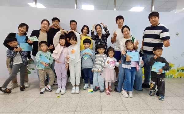 ▲10월 오현경 작가와 책놀이 운영 모습(사진제공=보성교육지원청)