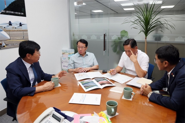 장흥군이 내년 ‘산림복지 무장애나눔길 조성사업’ 대상지로 선정돼 복권기금 12억 3천만 원을 확보했다고 25일 밝혔다.