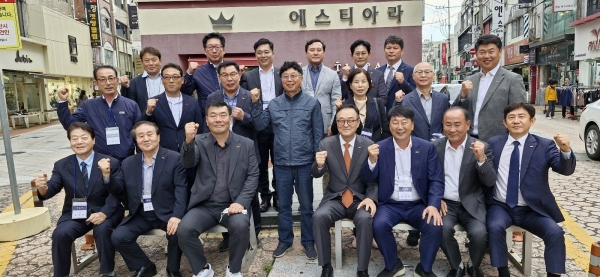 ▲제2회 전남·경남 소상공인 상생 한마당 행사가 25일 오후 전남 여수시 이순신광장에서 성황리에 개최됐다.(사진=이기장 기자)