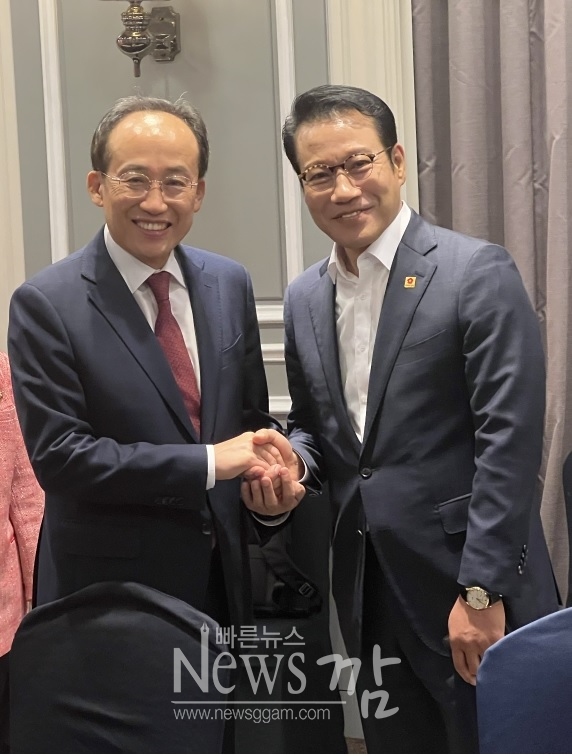 최경식 남원시장이 남원 제2중앙경찰학교 설립 유치를 위해 지난 28일 국회를 방문해 국민의힘 추경호 원내대표에게 만나 적극적인 지원을 요청했다.