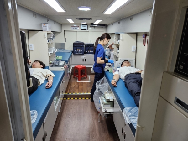 ▲장흥군은 1일 안정적인 혈액 보유량을 확보를 위해 ‘생명나눔 헌혈 행사’을 실시했다.(사진제공=장흥군)