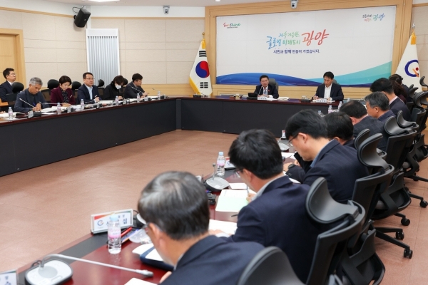 ▲광양시는 지난 26일 본청과 읍면동 간 현안을 공유하는 읍면동장 회의가 개최됐다.(사진제공=광양시)