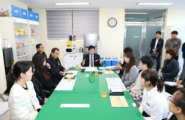 ▲고흥군은 지난 21일 ‘2025년 고흥몰 운영전략 회의’를 개최했다.(사진제공=고흥군)