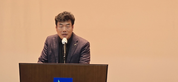 ▲제3회 구례군 소상공인의 날 기념식이 9일 오후 4시 구례문화예술회관에서 ‘군민과 함께하는 소상공인들에게 웃음을“이란 주제로 성황리에 개최됐다.(사진=이기장 기자)