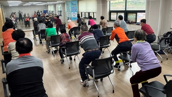 ▲나주시 보건소 노인 근력강화운동 프로그램(사진제공=나주시)