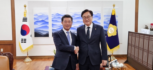▲지난 10월 28일, 정인화 광양시장과 우원식 국회의원과 ~