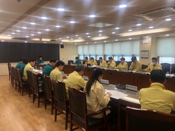 ▲전라남도교육청은 무안국제공항에서 발생한 여객기 추락사고와 관련해, 29일 오후 2시 상황실에서 교육감 주재로 비상대책회의를 실시했다(사진제공=전라남도교육청)