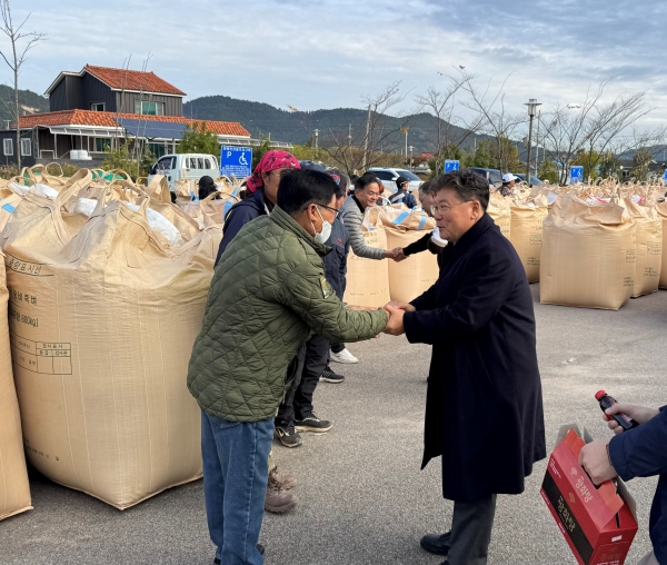 ▲영광군은 2024년산 공공비축미곡 9,987톤의 기존 매입 물량에 더해 관내 농가 보유곡 전량 매입을 위한 추가 수매를 오는 31일까지 추진한다.(사진제공=영광군)