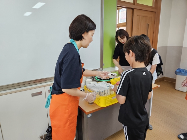 ▲전라남도교육청이 추진하는 ‘아침 간편식’ 사업이 교육 현장의 높은 만족도에 힘입어, 올해는 125개 학교로 확대된다.(사진제공=전라남도교육청)