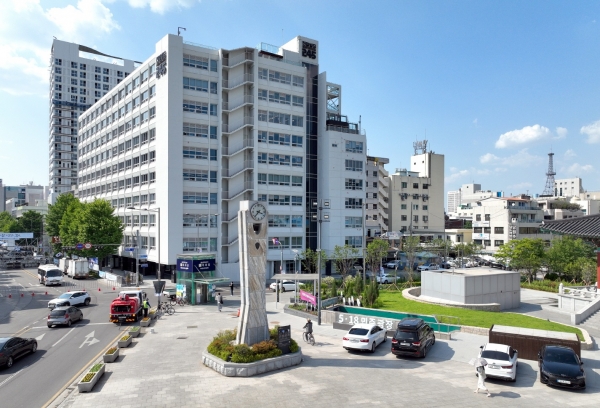 ▲전일빌딩245가 광주 우수건축자산 제1호로 등록됐다.(사진제공=광주광역시)