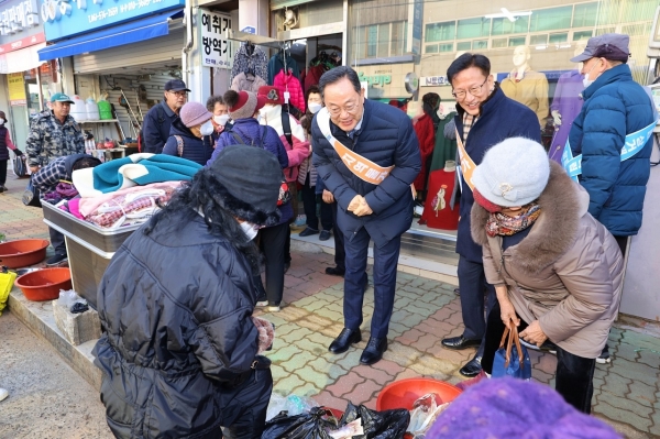 21-공직자 전통시장 장보기 캠페인(2025.1.21. 해남읍 오일장) (2)