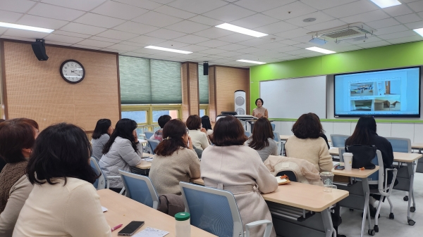 ▲22일 전라남도교육청유아교육진흥원에서 보건교사 연찬회가 진행되고 있다.(사진제공=전라남도교육청)