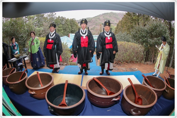 ▲광양시는 올해로 42회를 맞는 ‘백운산 고로쇠 약수제’가 오는 11일 옥룡면 동곡리 약수제단에서 열린다.(사진제공=광양시)