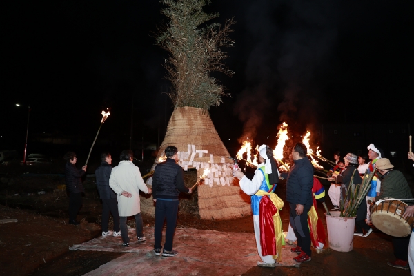 ▲2024년 제13회 정월대보름 다향달집태우기(사진제공=고흥군)
