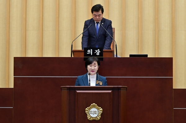 ▲김수영 광주광역시 서구의원이 20일 제328회 임시회에서 5분자유발언을 하고 있다(사진제공=서구의회)