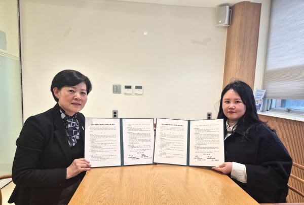 ▲담양군은 ㈜hy 첨단점(옛 한국야쿠르트)과 고립·은둔 1인 가구 사회적 단절에 따른 고독사 예방을 위한 ‘1인 가구 청‧중장년 온(溫)유(乳) 안부확인 사업 협약’을 체결했다.(사진제공=담양군)