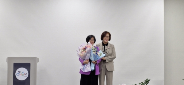 ▲ (사)한국부인회 순천시지회는 10일 오후 2시 순천 생태비즈니스센터 3층 다목적홀에서 제5대 최두례 회장 이임식과 제6대 문미영 회장 취임식을 개최했다.(사진=이기장 기자)