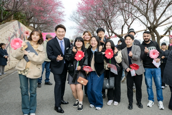 ▲순천시 매곡동은 지난 8일 탐매희망센터 일원에서 열린 ‘제7회 매곡동 탐매축제’를 성황리에 마쳤다.(사진제공=순천시)