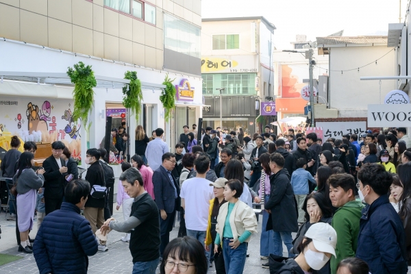 ▲순천시는 지난 22일 중앙동 별미길 일원에서 열린 ‘올랑가?! 별미길!!’ 행사가 성황리에 마무리됐다(사진제공=순천시)
