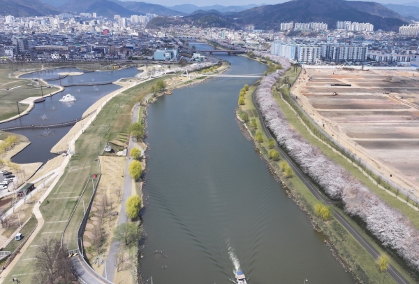 ▲동천 수변공원 개방(사진제공=순천시)