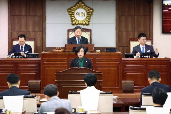 순천시의회 신정란 의원(더불어민주당, 비례)이 17일 제286회 임시회 제4차 본회의에서 「국가유공자 우선 주차구역 설치 확대 촉구 건의안」을 발의했다.