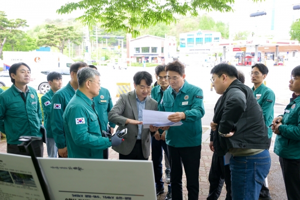 순천시는 관내 지중화 공사 현장에 대한 안전점검을 실시하며 지반침하 사고에 대한 선제적 대응에 나섰다./순천시 제공