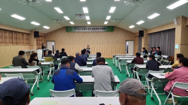 순천시는 지난 23일 ‘오이 영농현장 컨설팅’을 실시했다/순천시 제공