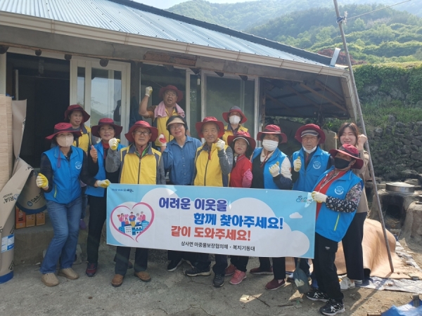 순천시 상사면 복지기동대는 지난 13일 관내 저소득 독거어르신의 생활불편 사항을 해결하기 위해 주거환경개선 봉사활동에 나섰다.