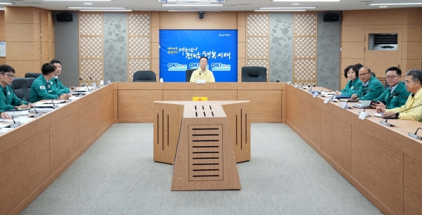 ▲전라남도는 여름철 장마 등 자연재난에 선제적으로 대응하기 위해 ‘여름철 자연재난 대비 상황 점검 회의’를 개최했다.(사진제공=전라남도)
