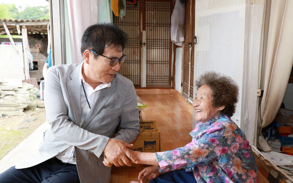 이상익 함평군수, 보훈 대상자 찾아 감사 전해