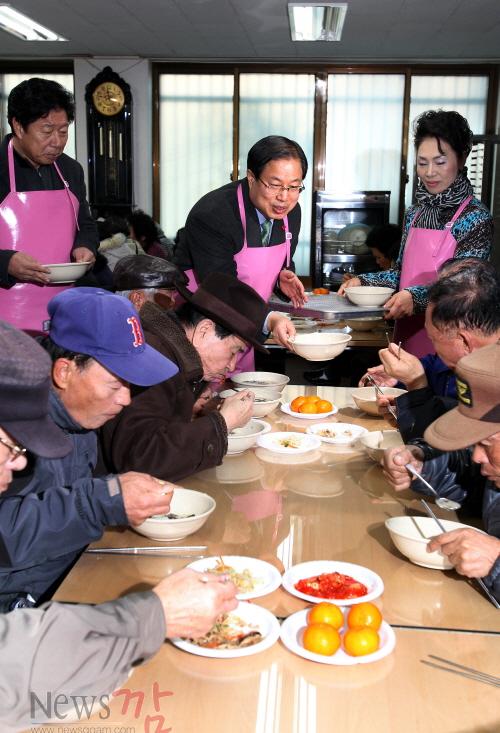 크기변환_2-청장배식봉사11.JPG