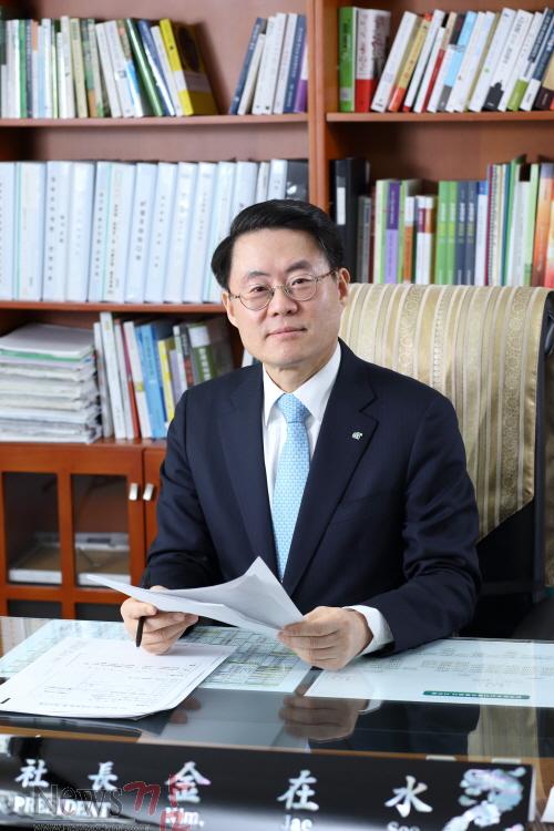 크기변환_(1. 2) 사장님사진.jpg