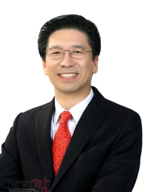 크기변환_윤봉근의장 사본.jpg