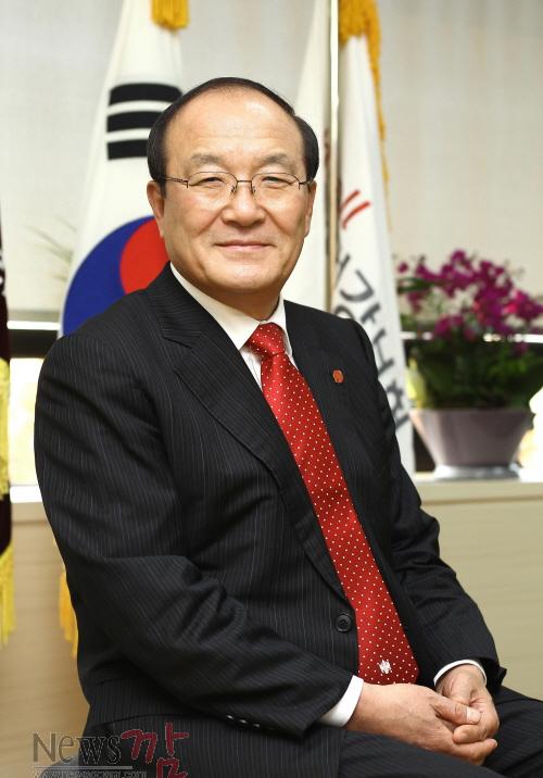 크기변환_(사진)김종대 이사장2.JPG