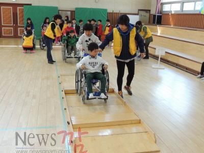 크기변환_여수교육지원청 장애인의날 사진.jpg