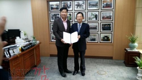 크기변환_최병식의원%20감사장%20수상%20사진1[1].jpg