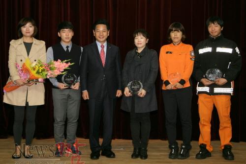 크기변환_141110-영암군 독서왕 선발대회 시상.jpg