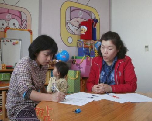 크기변환_다문화센터 통역사업 사진.jpg