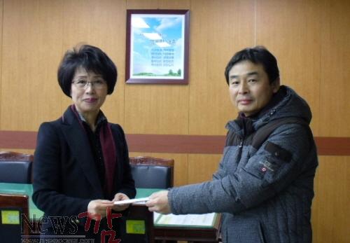 크기변환_나주시의사회 성금 전달 1.JPG