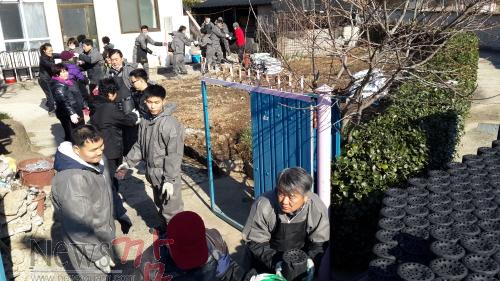 크기변환_보성군조성면어려운이웃에게사랑의연탄나눔활동.jpg